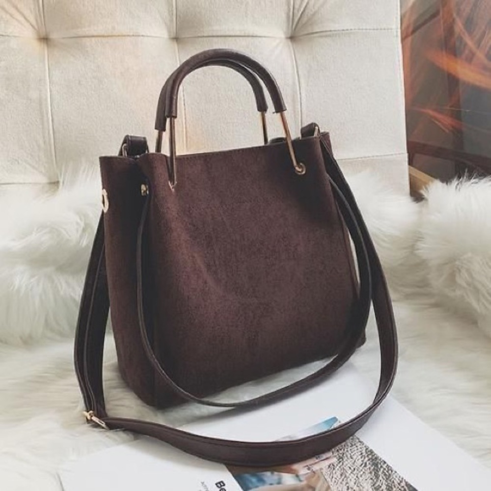 Exact purse but in BLACK